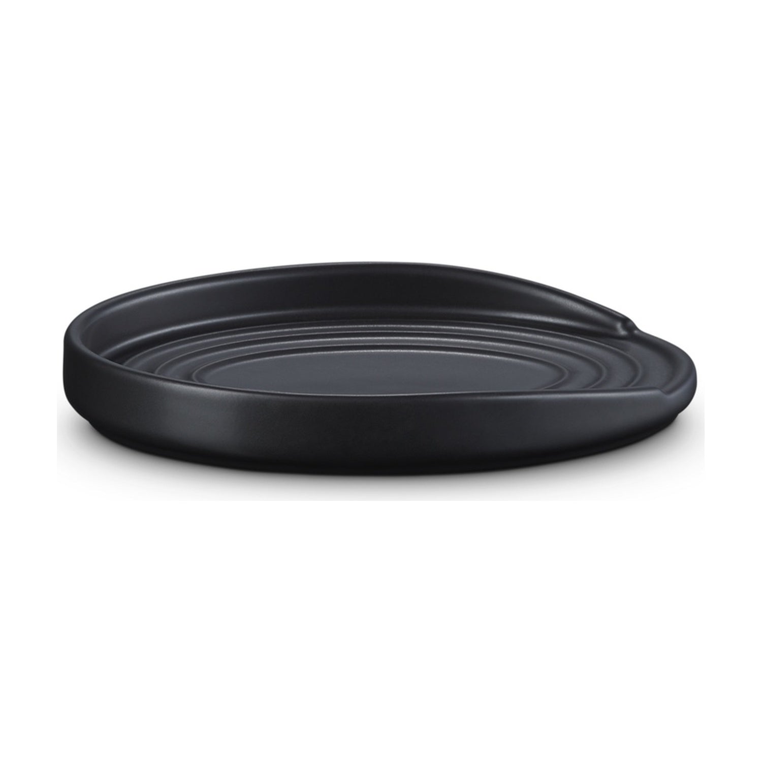 Le Creuset Lepelhouder Ovaal Mat Zwart - 15 cm op witte achtergrond