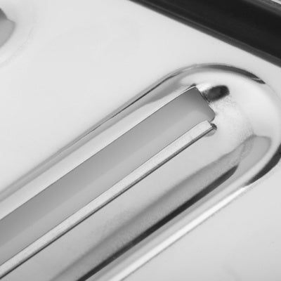 Westmark Komkommersnijder, zilver, close-up van een snijgleuf met opstaand mesje