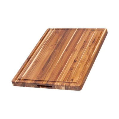 Teakhaus snijplank van 51 x 38 cm op witte achtergrond, met zichtbare sapgeul en ingefreesde handgreep