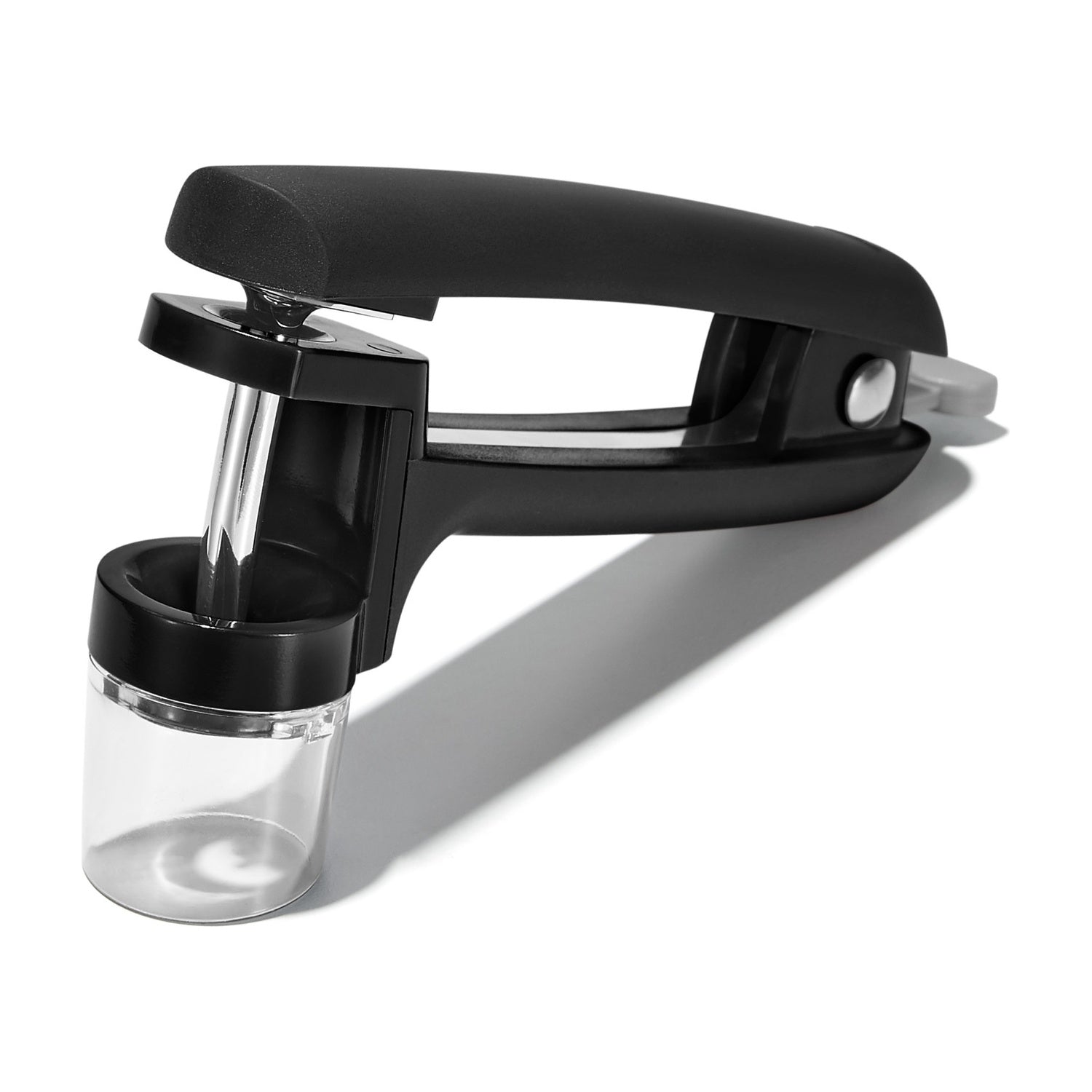 OXO Good Grips Kers- en Olijfontpitter op witte achtergrond