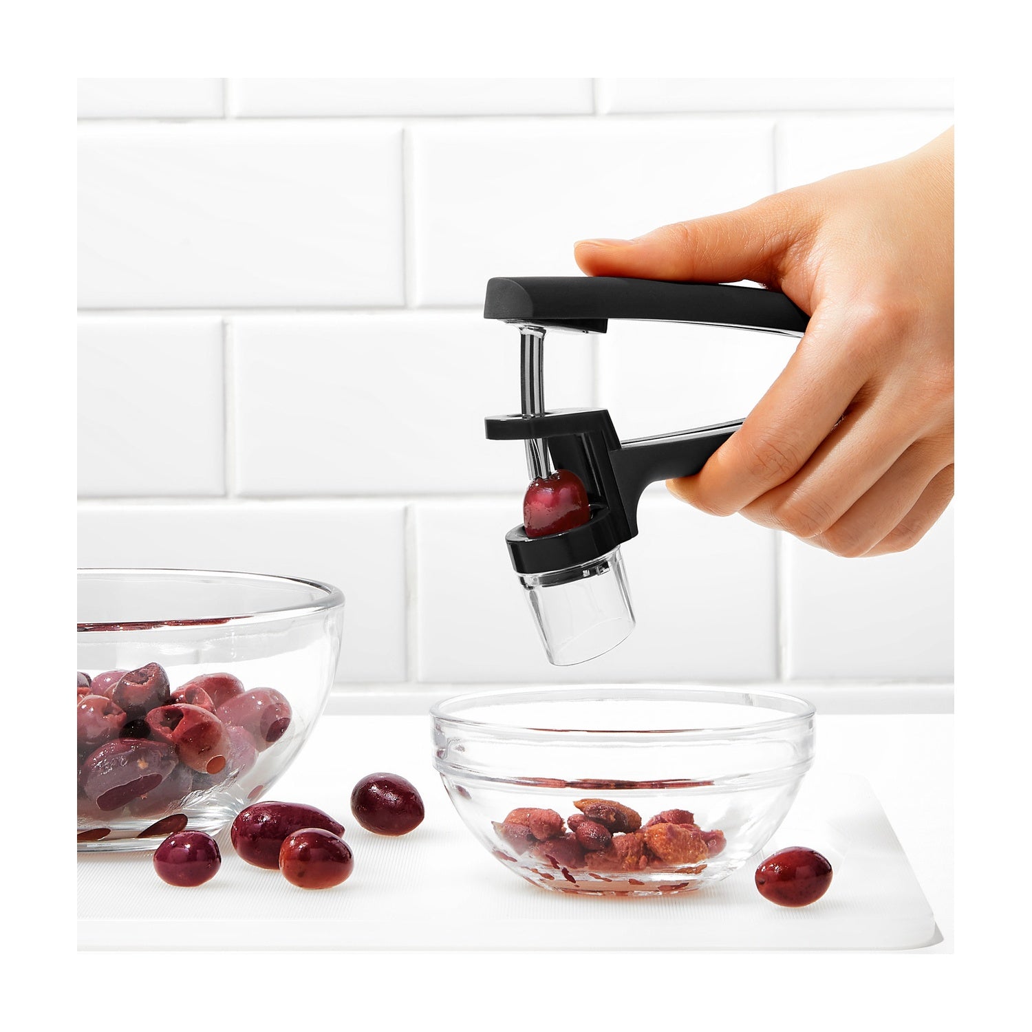OXO ontpitter opvangbak met kersen