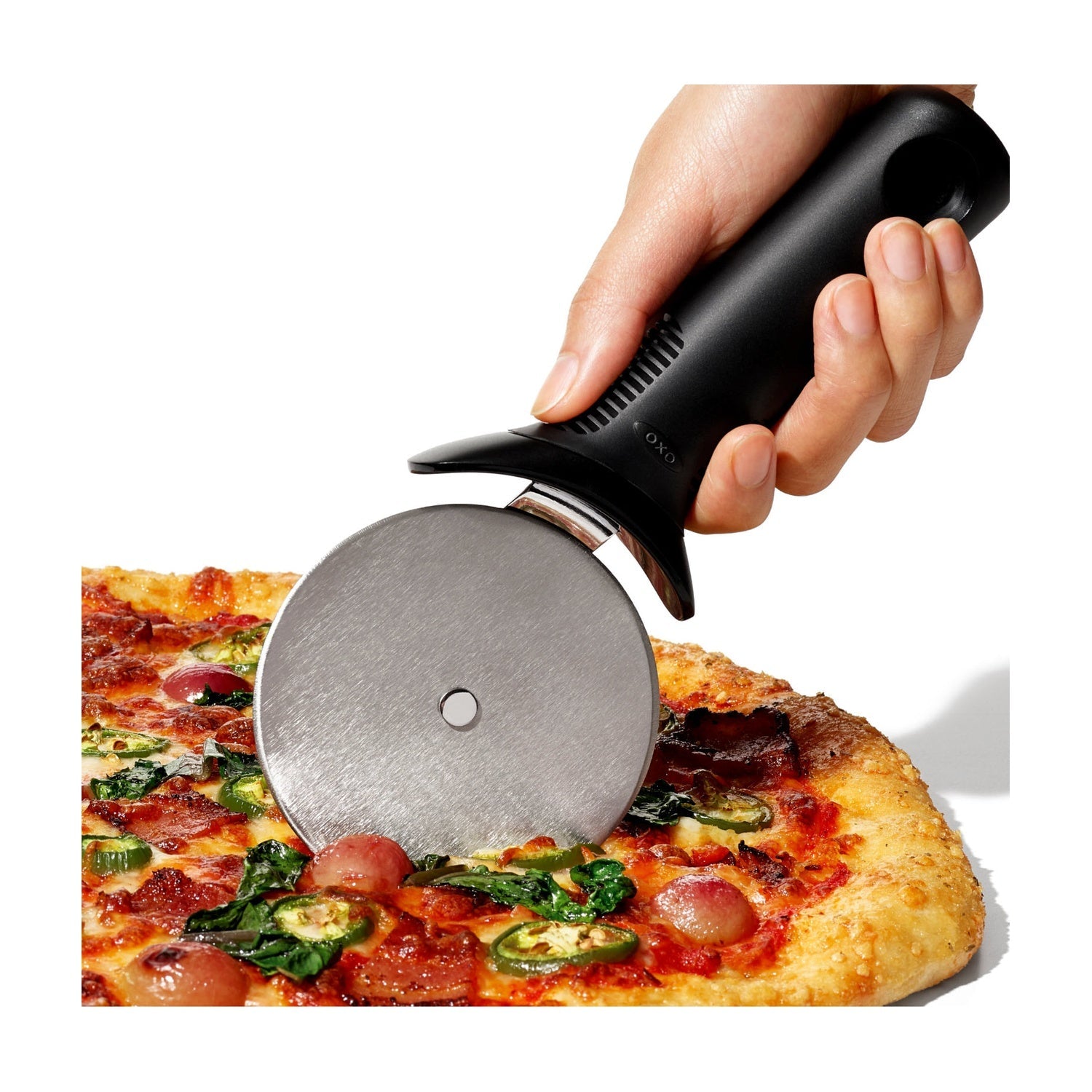 OXO pizzasnijder pizza snijden op houten plank