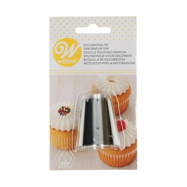 Verpakkingskaart van Wilton Sultan-mondje met cupcakes versierd met grote swirl-rozetten, waarvan één met kleurrijke sprinkles en één met een kers.
