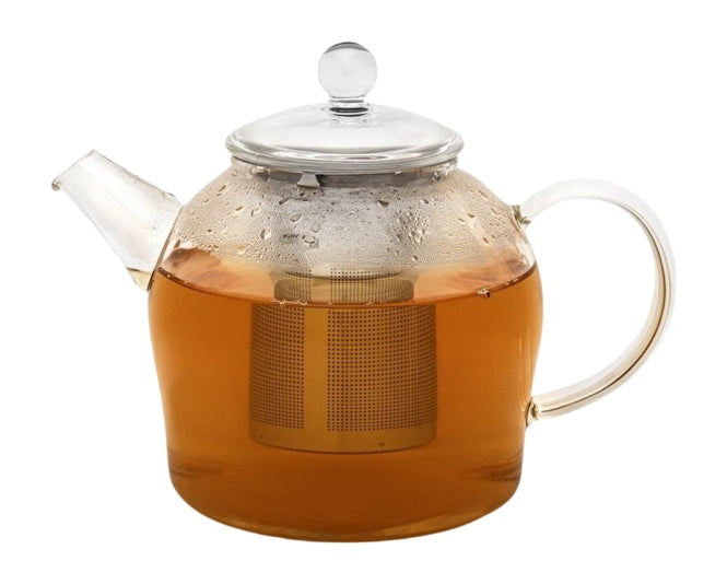 Bredemeijer Minuet Santhee theepot van glas gevuld met thee, condensdruppels zichtbaar op het glas