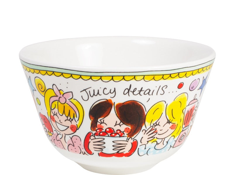 Blond Amsterdam Even Bijkletsen kom met illustratie van drie meisjes en de tekst Juicy details.