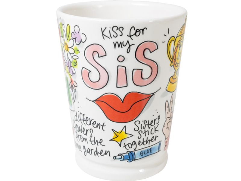 Blond Amsterdam Mazagran mok Sister met grote 'Sis', rode lippen en 'Sisters stick together'.