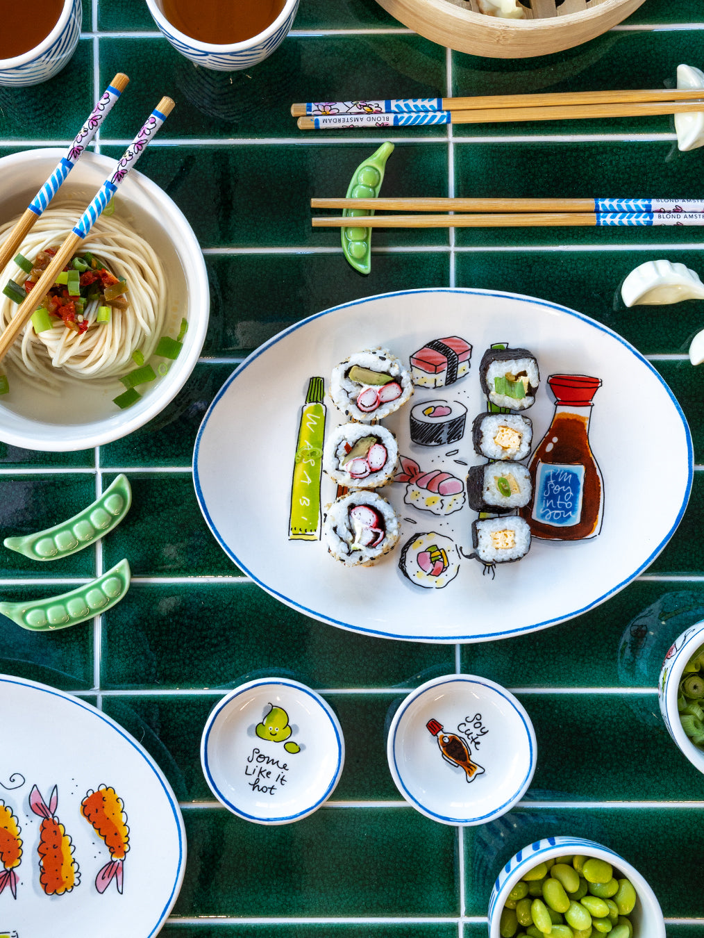 Blond Amsterdam Sushi Serveerschaal Ovaal - Sushi, gestyled op een tafel met sushi
