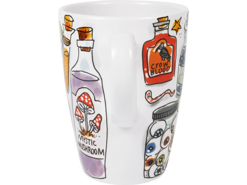 Detail van de beker met de fles "Mystic Mushroom" en een pot met oogbollen