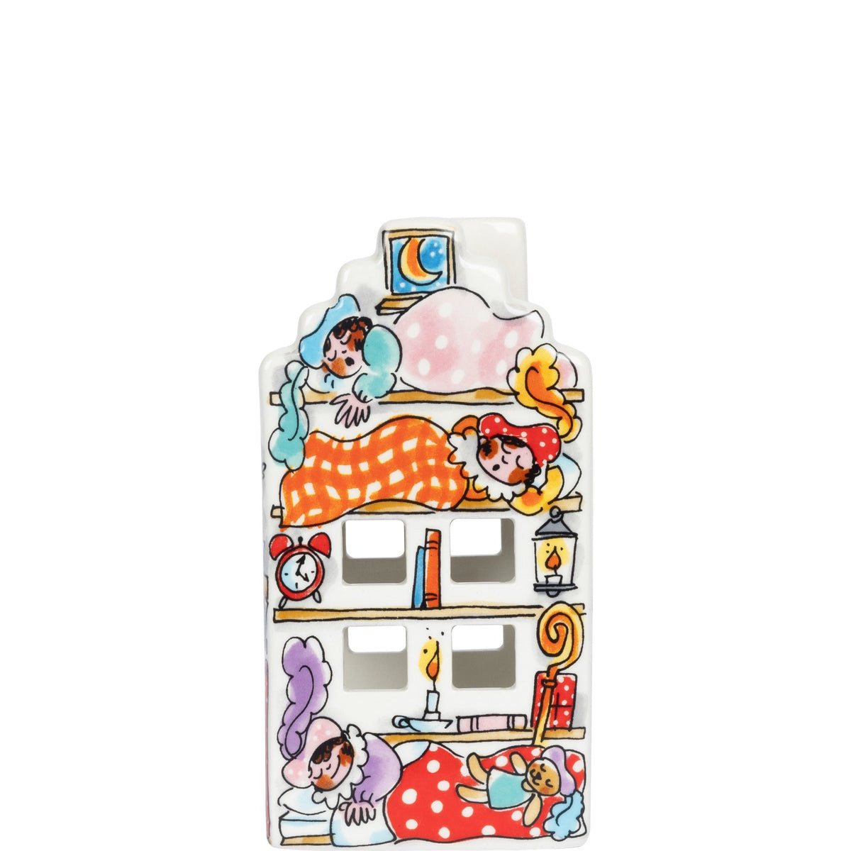 Bovenste verdieping van het huisje met een slapend kind met Sinterklaasmuts onder een dekbed