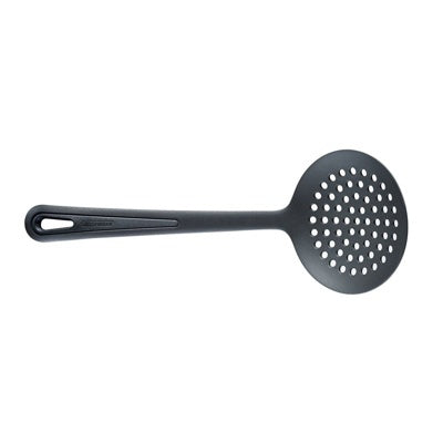 Westmark Gentle Schuimspaan, zwart, verpakking op kaart met ronde geperforeerde schep en foto van uitgelekte pasta