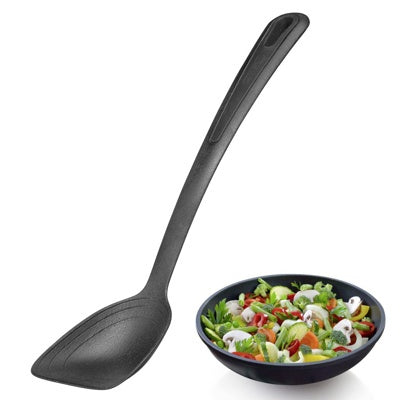 Westmark Gentle Opscheplepel, zwart, diagonaal beeld naast een foto van een kom met gemengde salade