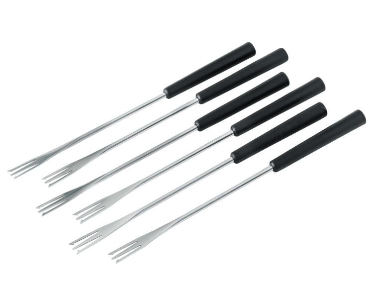 Zes fonduevorken van Kuhn Rikon met roestvrijstalen steel, drie tanden en zwart kunststof handvat, waaierend uitgestald op witte achtergrond.