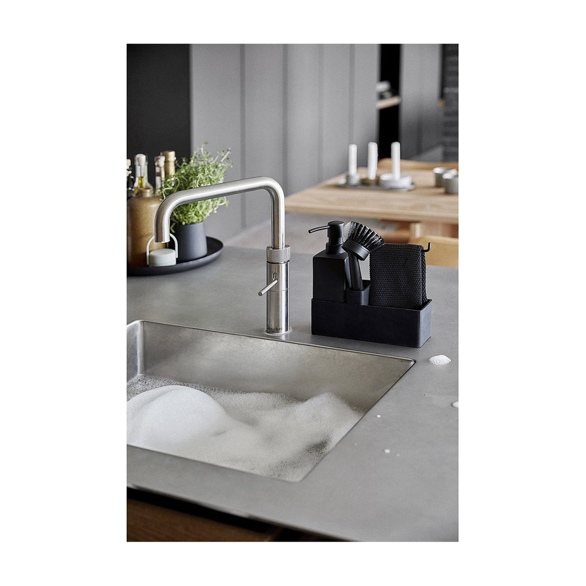 Verpakking van het Zone Denmark Dishwashing Set, zijaanzicht van meerdere dozen