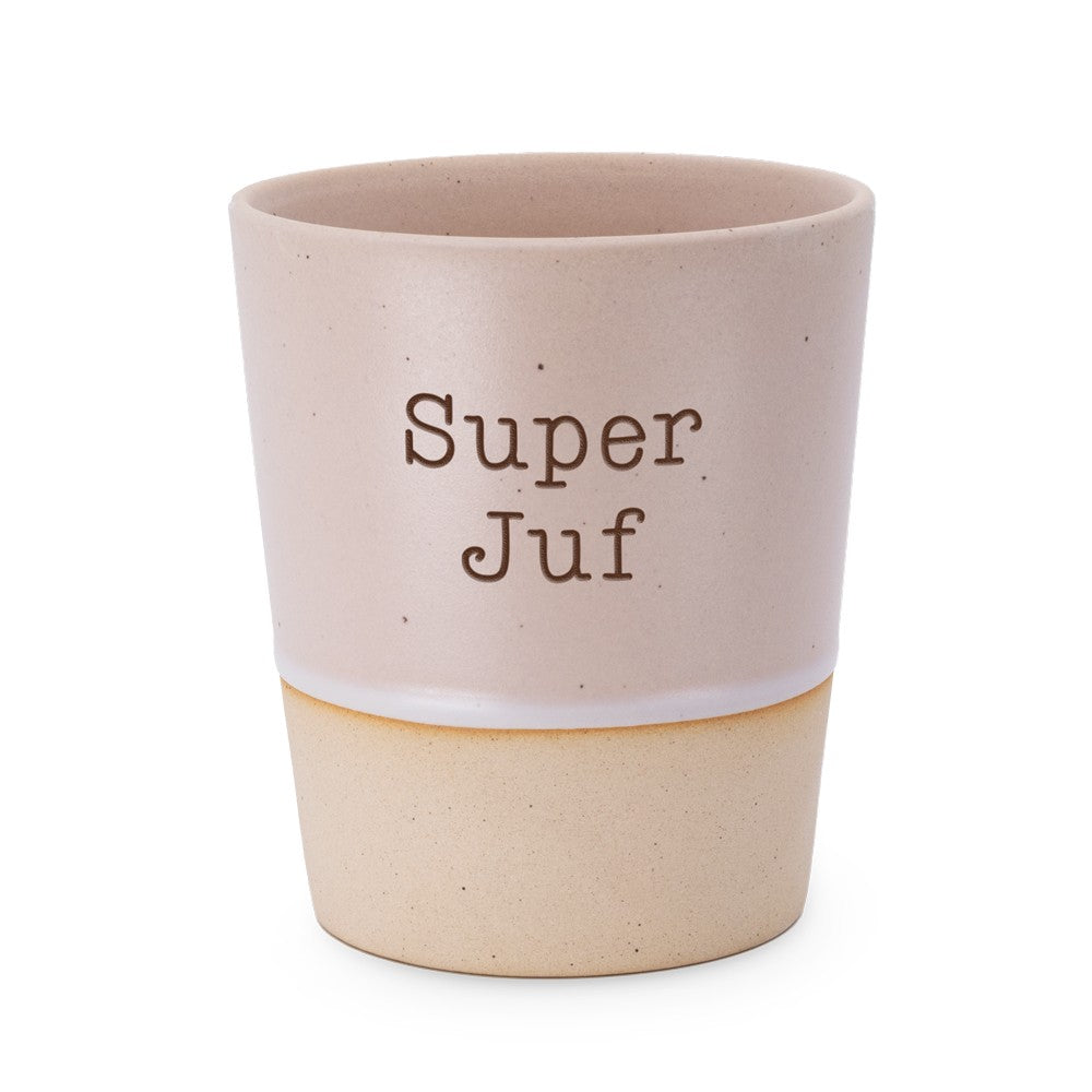 Taupe Miko keramieken beker met de tekst Super Juf in twee regels, zandkleurige onderrand