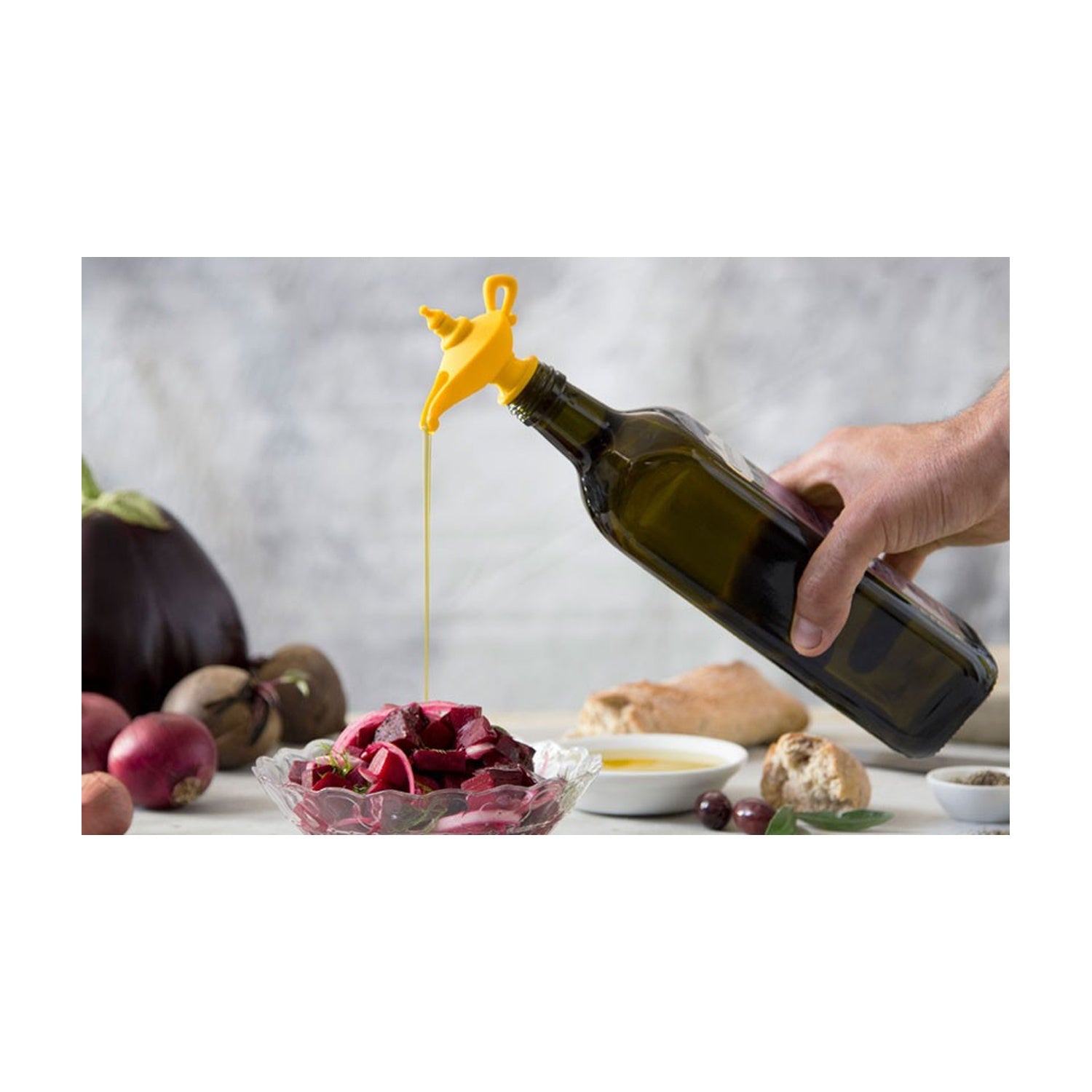Peleg Design Oiladdin Olieschenker en Stopper, sfeerbeeld