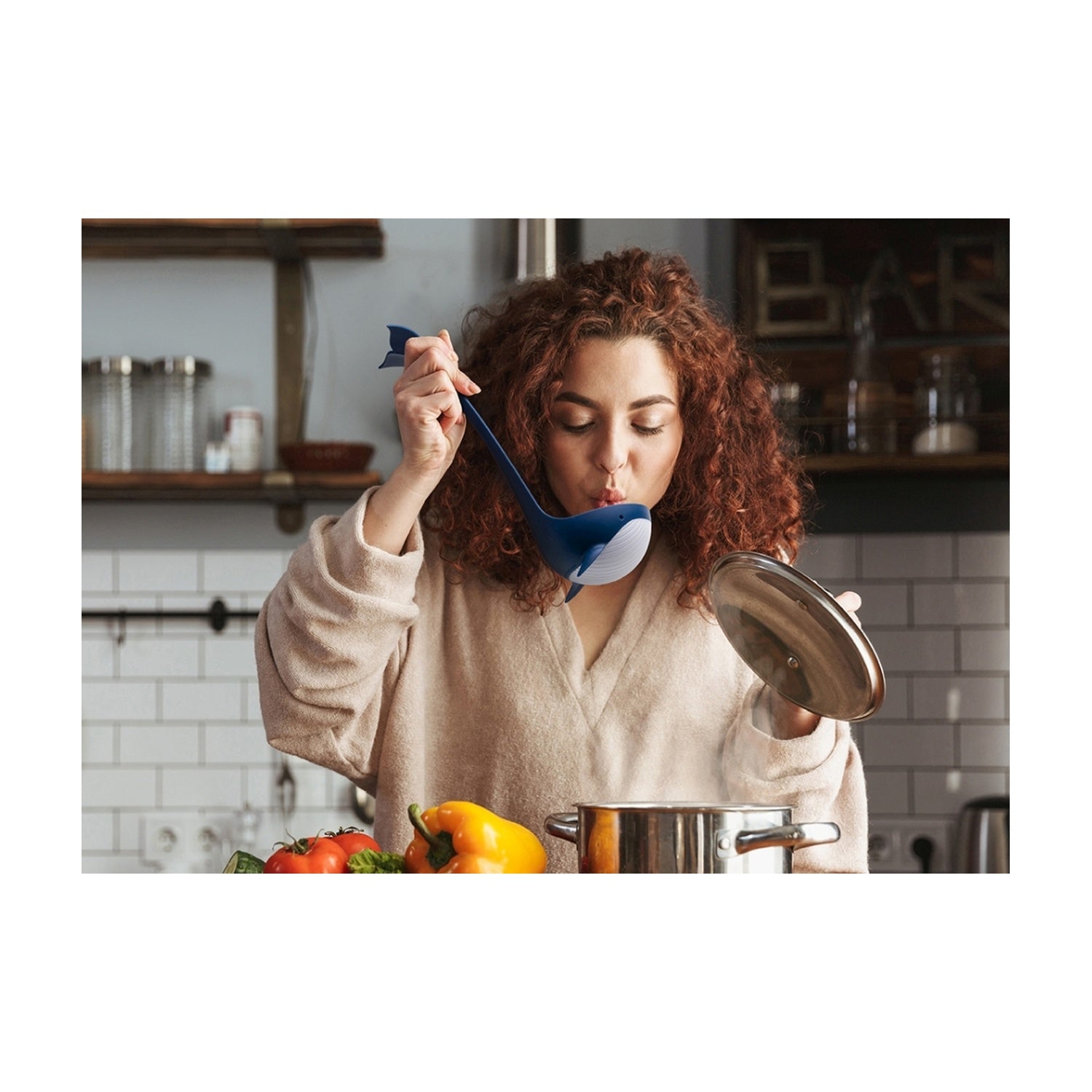 Peleg Design Souper Tail Soeplepel, sfeerbeeld