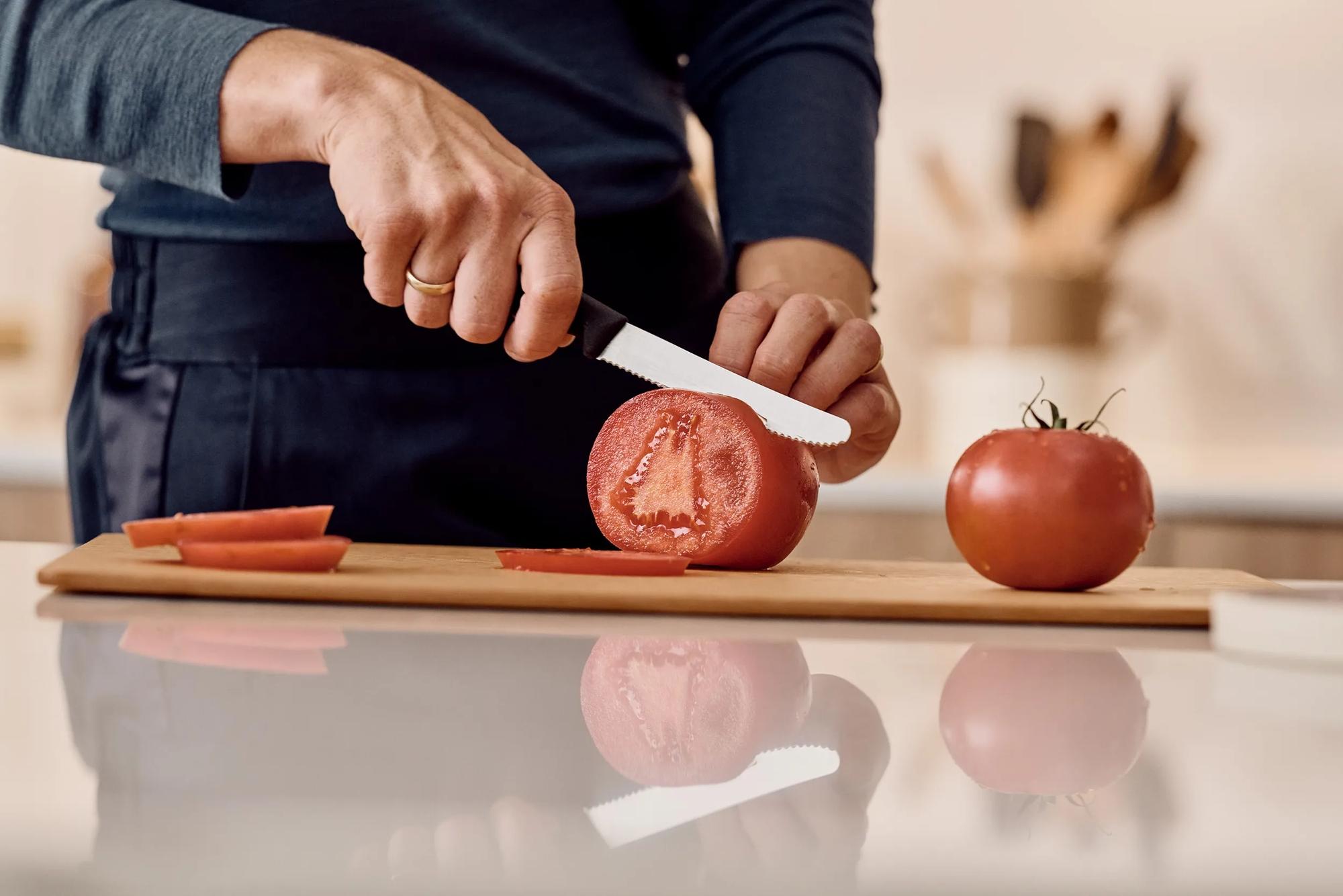 Victorinox Gekarteld Tomatenmes Zwart - 11,5 cm
