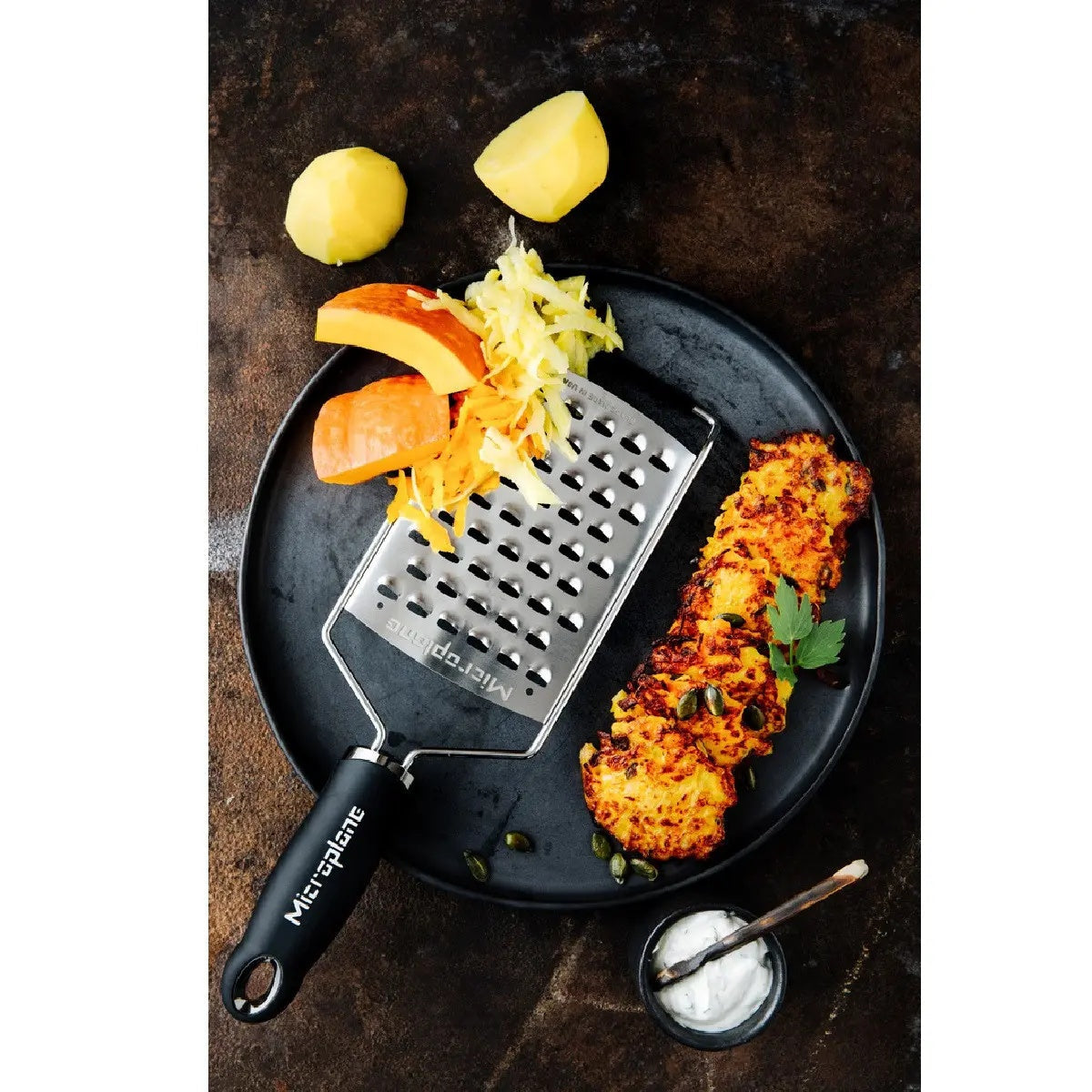 Groenten geraspt voor rösti met de Microplane Gourmet Rasp Ultra Grof Breed