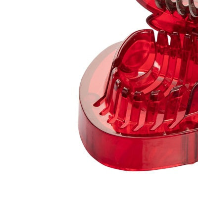 Westmark Aardbeiensnijder, rood, close-up van de dunne metalen snijdraadjes