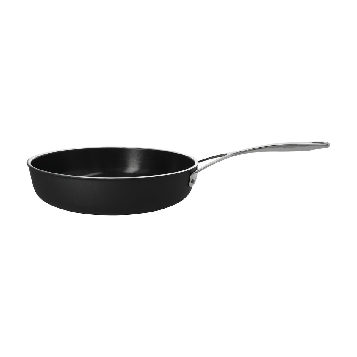 Demeyere Alu Pro 5 Ceraforce Hapjespan 28 cm, zijaanzicht op witte achtergrond
