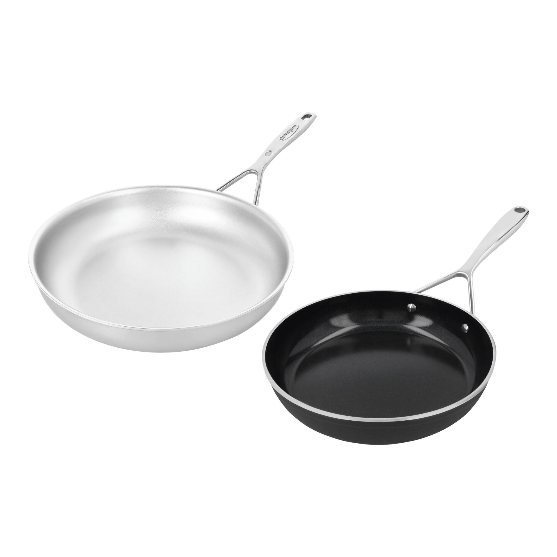 Demeyere Silverline 7 Koekenpan + Alu Plus 3 Ceraforce - 24 + 28 cm op witte achtergrond