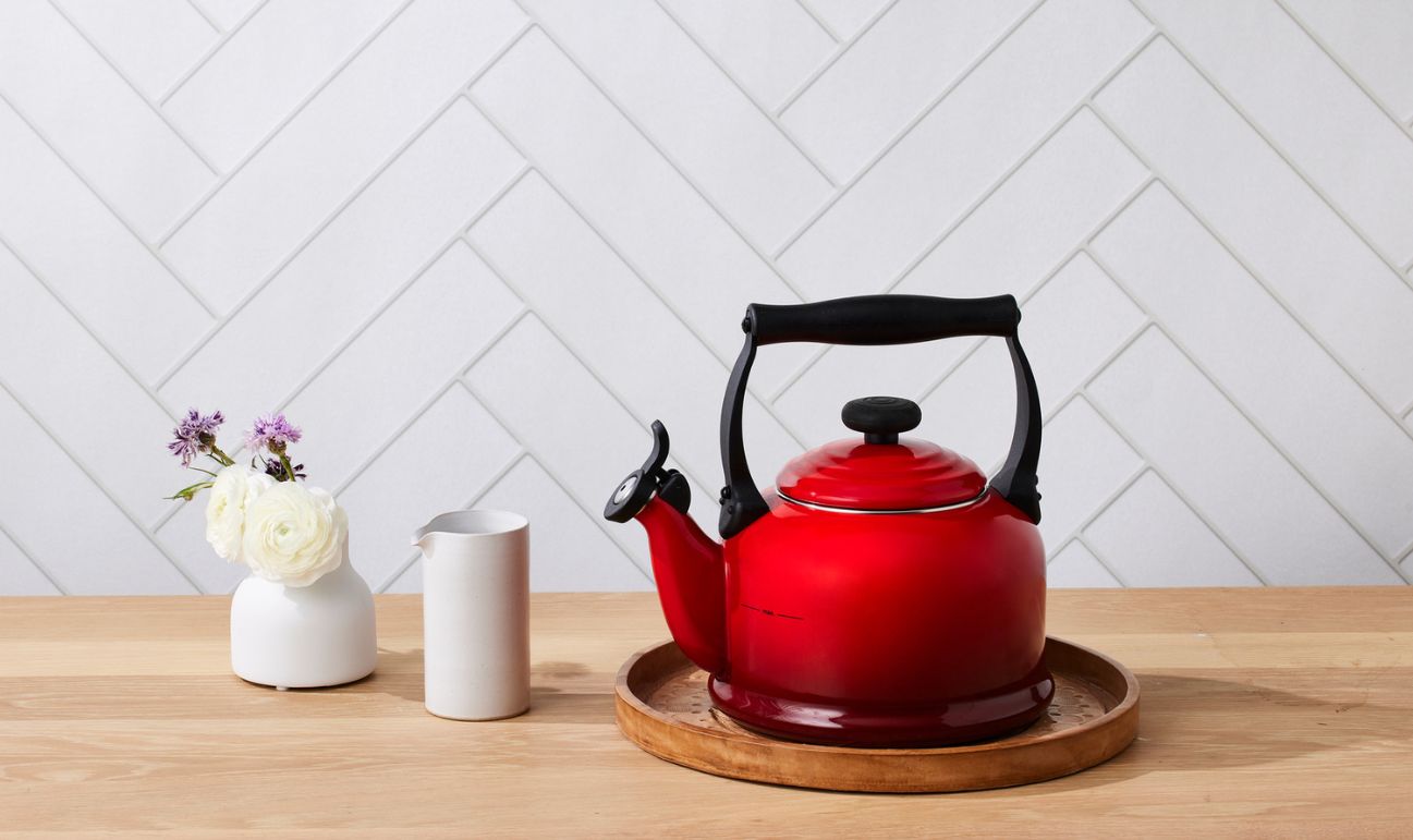 Le Creuset Tradition Fluitketel Kersenrood - 2,1 liter