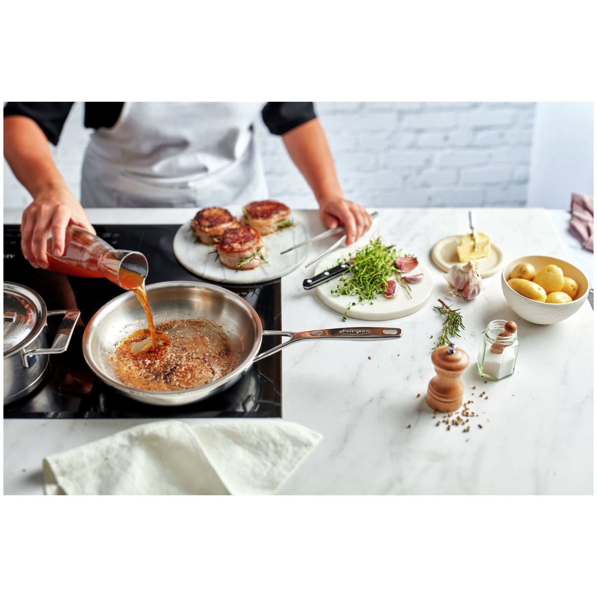 Demeyere Silver Pro 7 Koekenpan - 24 cm, sfeerbeeld