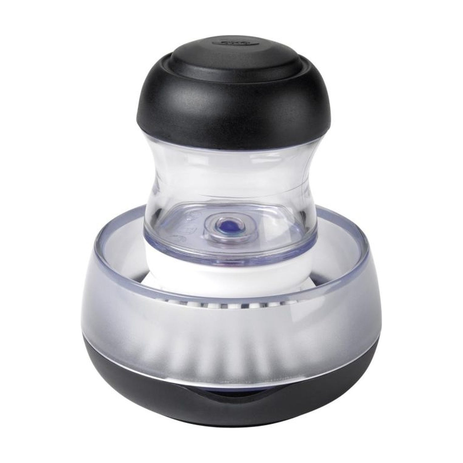 OXO Good Grips Handborstel met Zeepdispenser op witte achtergrond, geplaatst in de witte houder