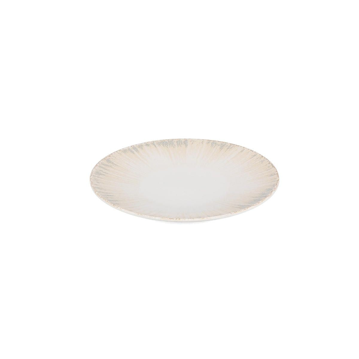 Rond bord met breed streepdecor van ivoor en grijsblauw rond een witte kern, schuin van boven gezien op wit