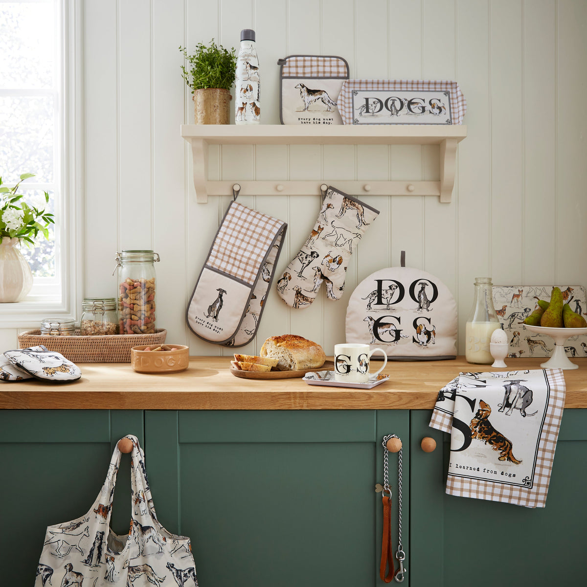 Ulster Weavers Ovenwant Katoen - Country Dogs, ovenwant op het aanrecht tussen fruit