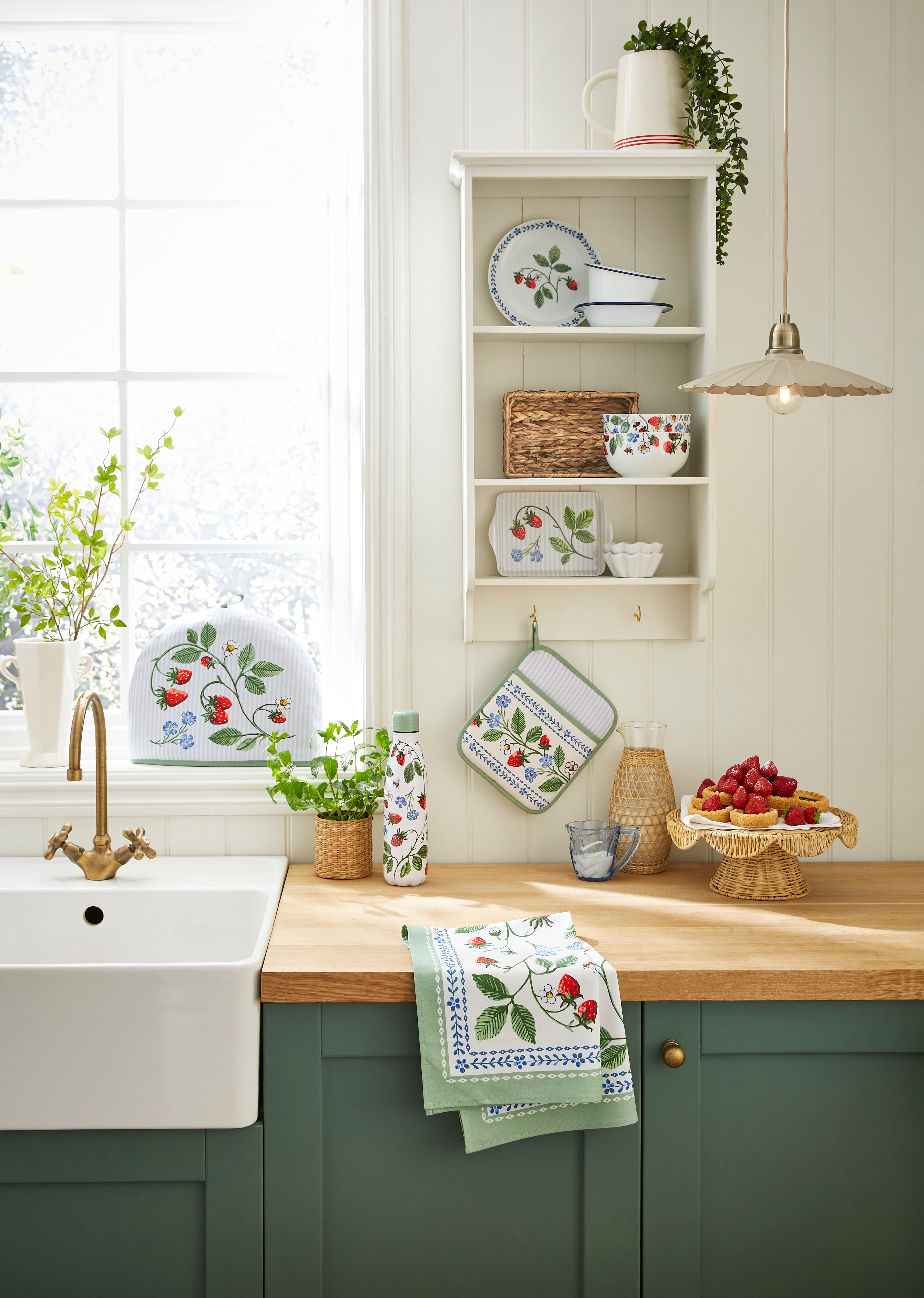 Ulster Weavers Ovenwantjes - Strawberry Patch, ovenwantjes op de vensterbank