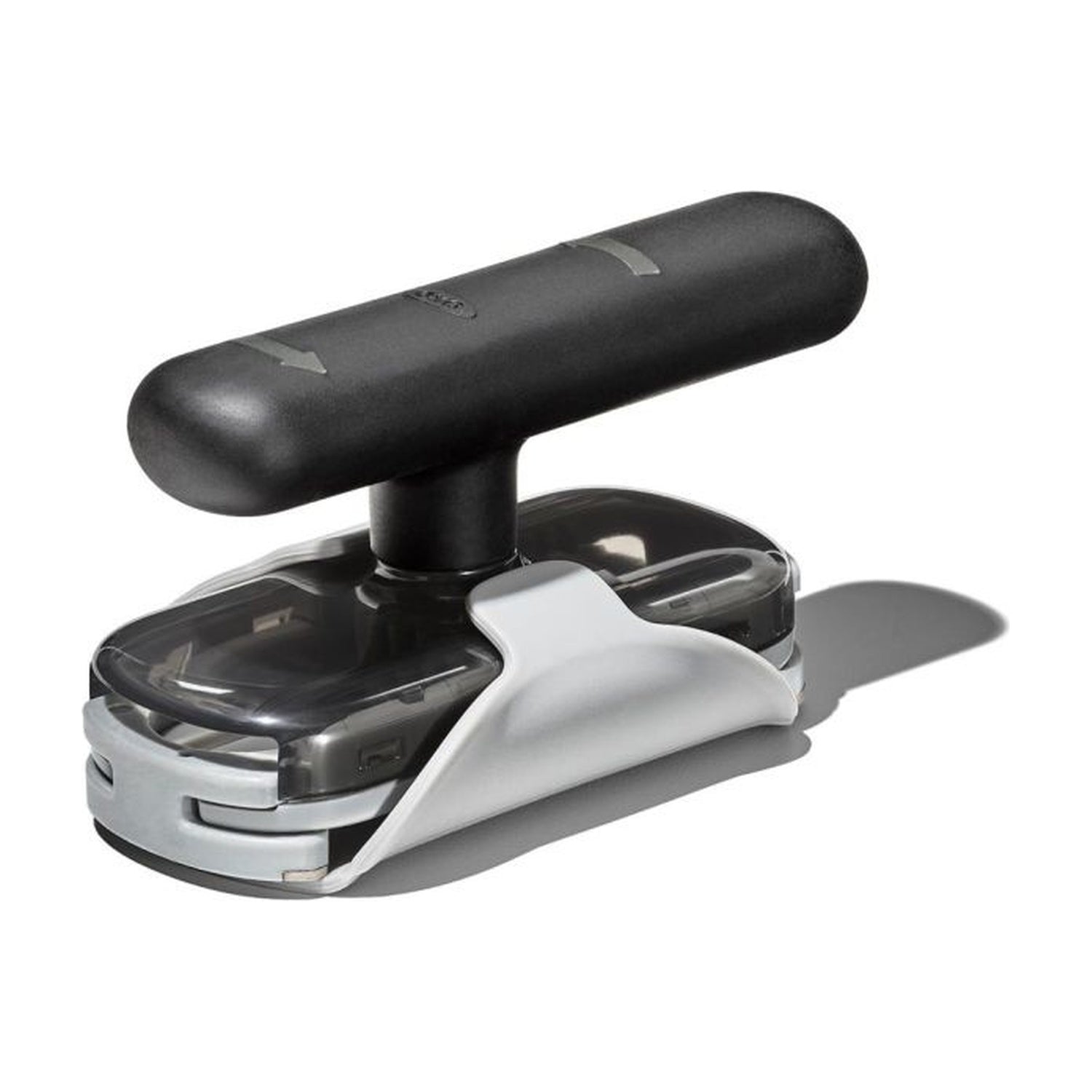 OXO Good Grips Potopener op witte achtergrond