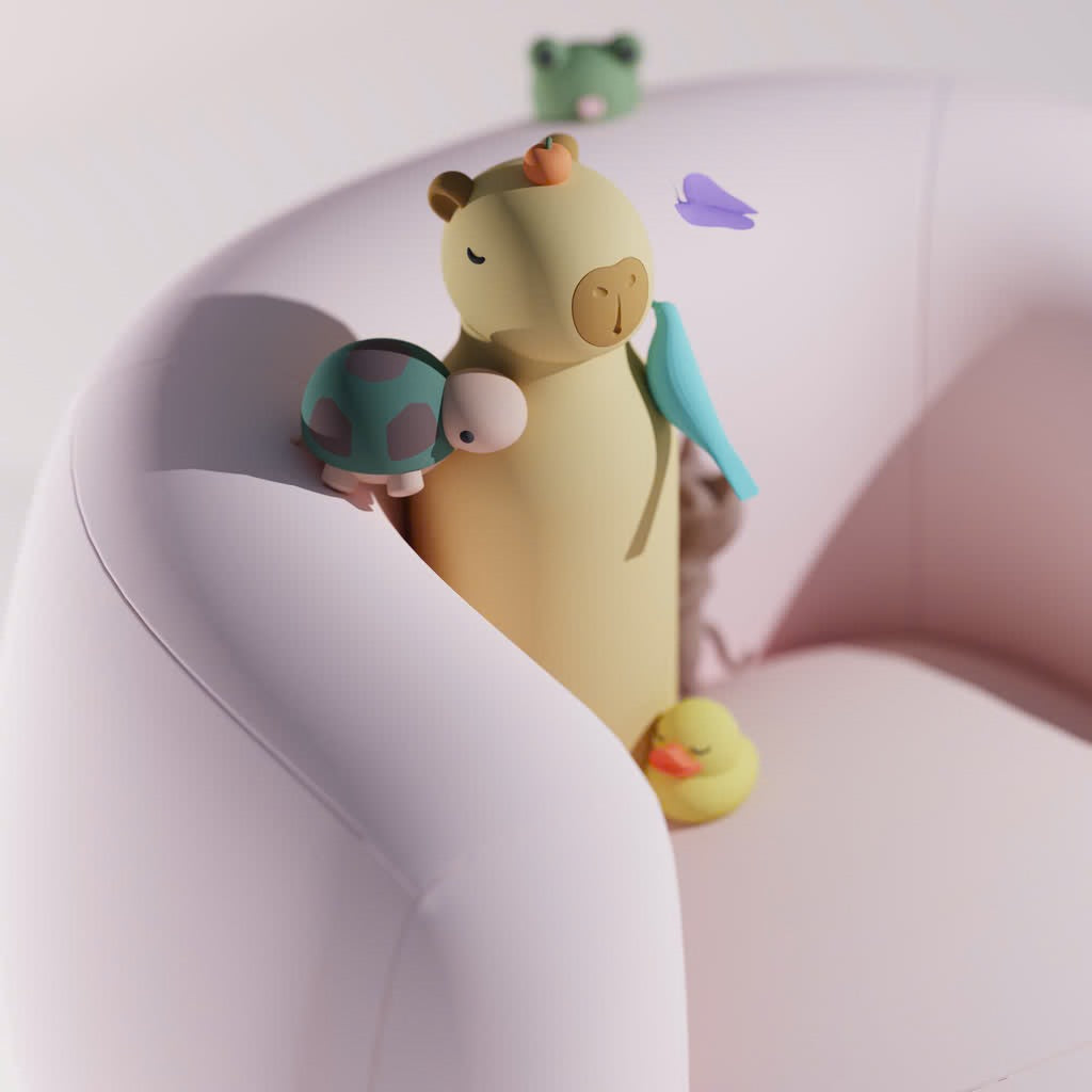 Asobu Bestie Thermosfles Capybara weggestopt in een fauteuil tussen knuffels