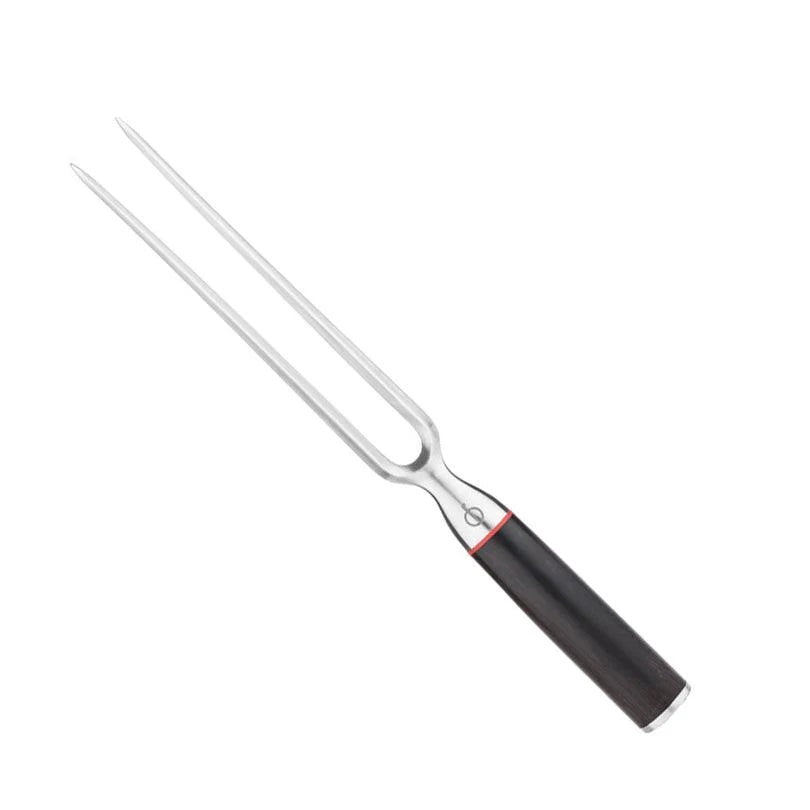 Forged Sebra trancheervork op wit, close-up van de tanden