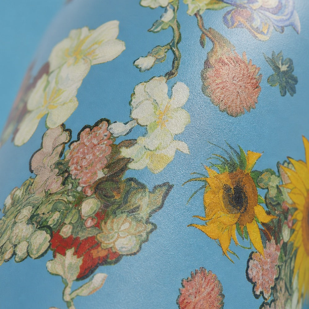 Close-up van het bloemenpatroon van de IZY Thermosbeker Vincent's Flowers