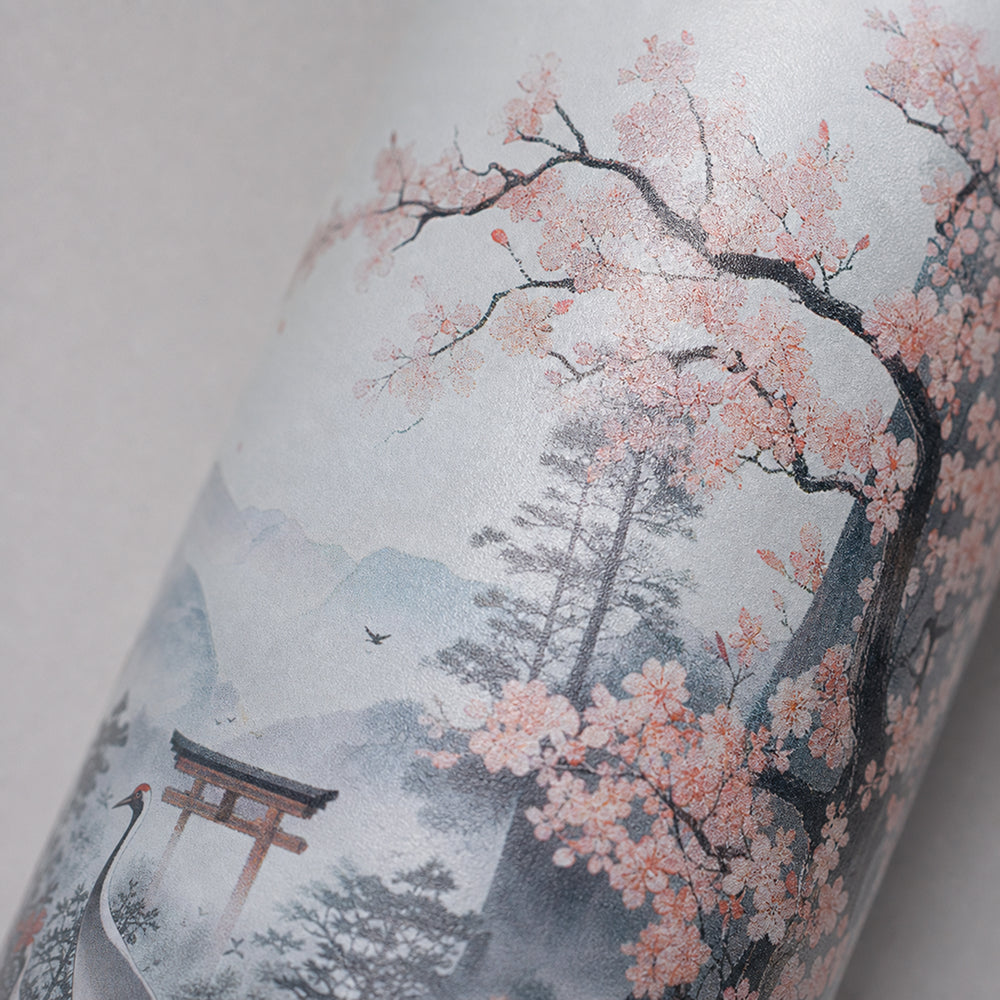 Close-up van het aquarel kersenbloesem- en tempelmotief op de IZY Thermosfles Sakura Dreams
