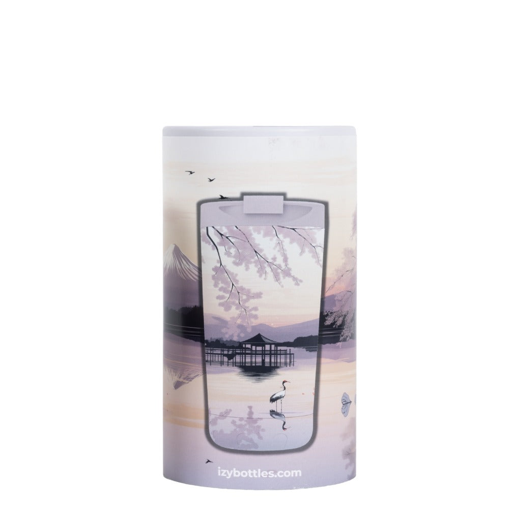 Verpakking van de IZY Thermosbeker Sunset Lake met roze zonsondergang-landschap