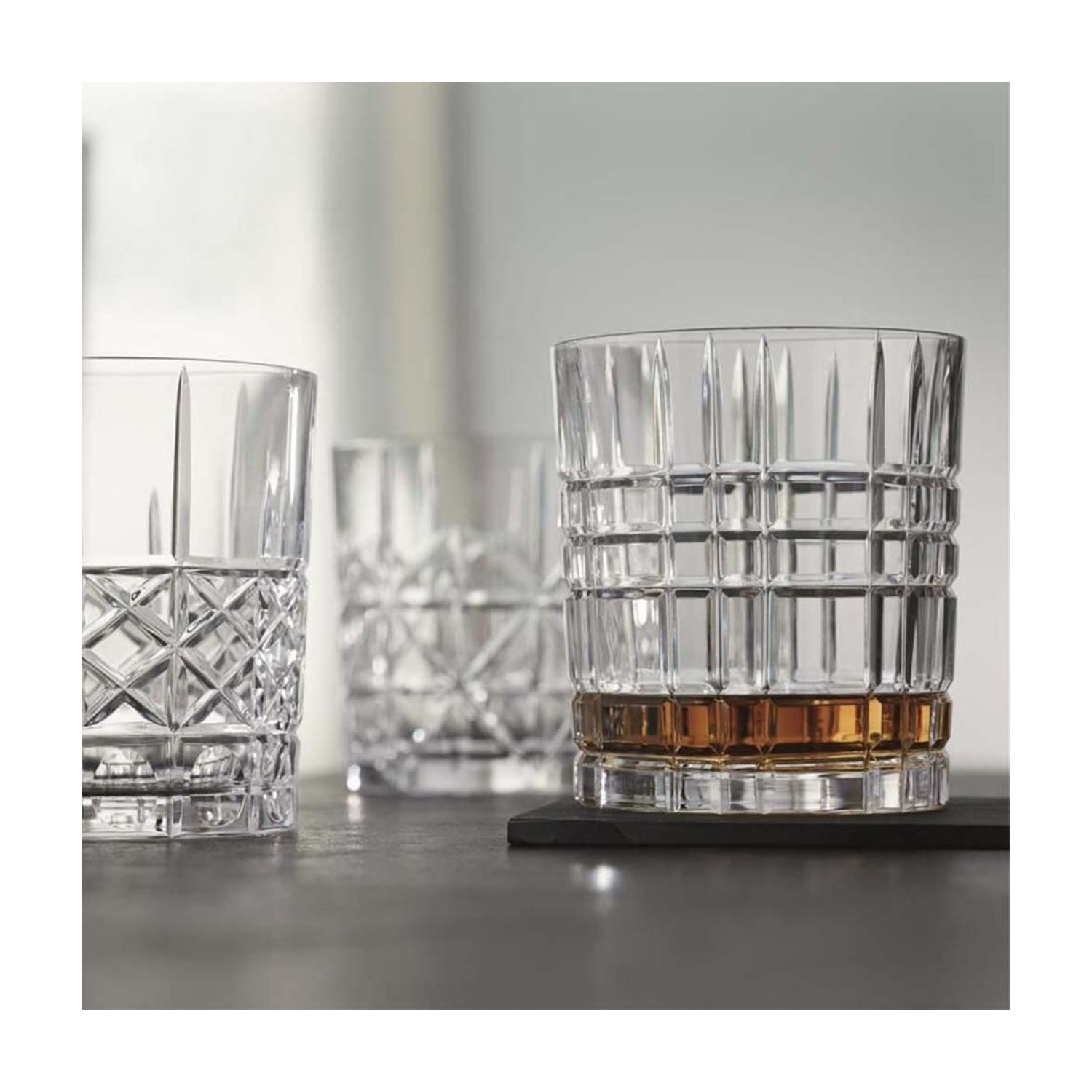 Nachtmann Highland whiskyglazen op houten ondergrond