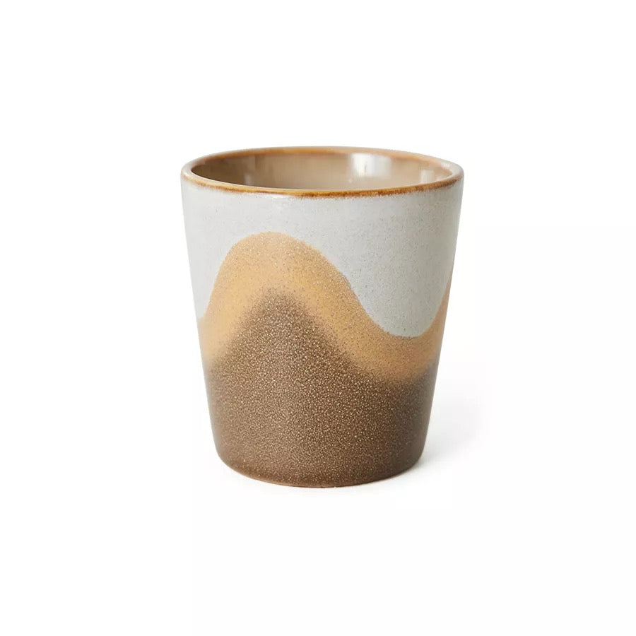 HKLiving 70's Koffiemok - Oasis op witte achtergrond