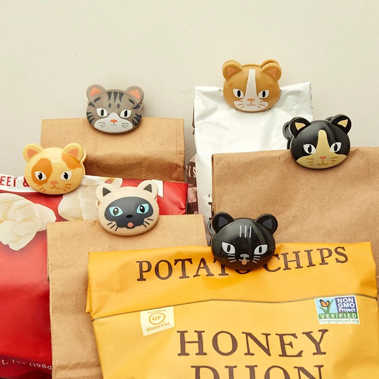Kikkerland Bagclips Katten Mix - 6 stuks, sfeerbeeld op zakken chips