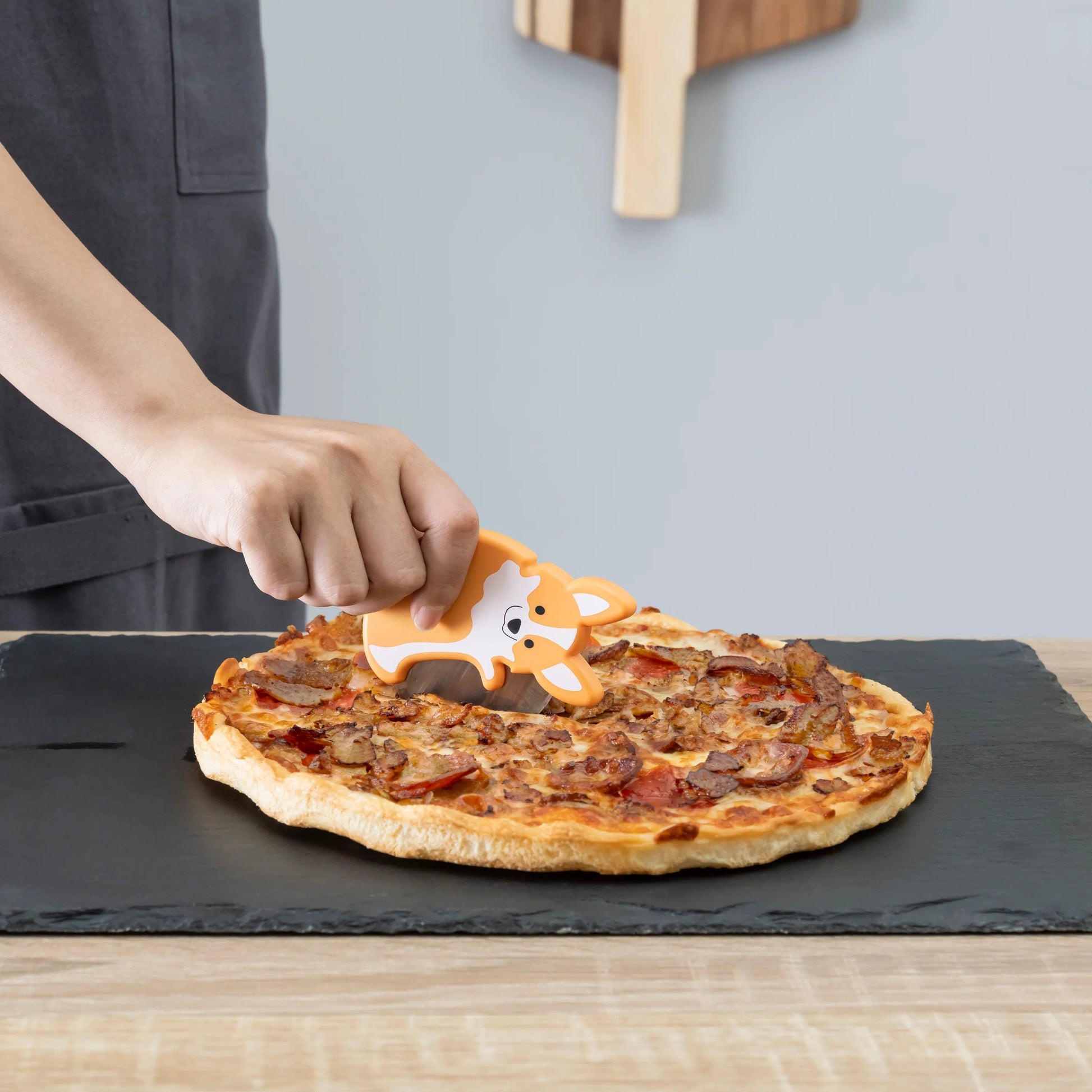 Kikkerland Pizzasnijder Hond, sfeerbeeld