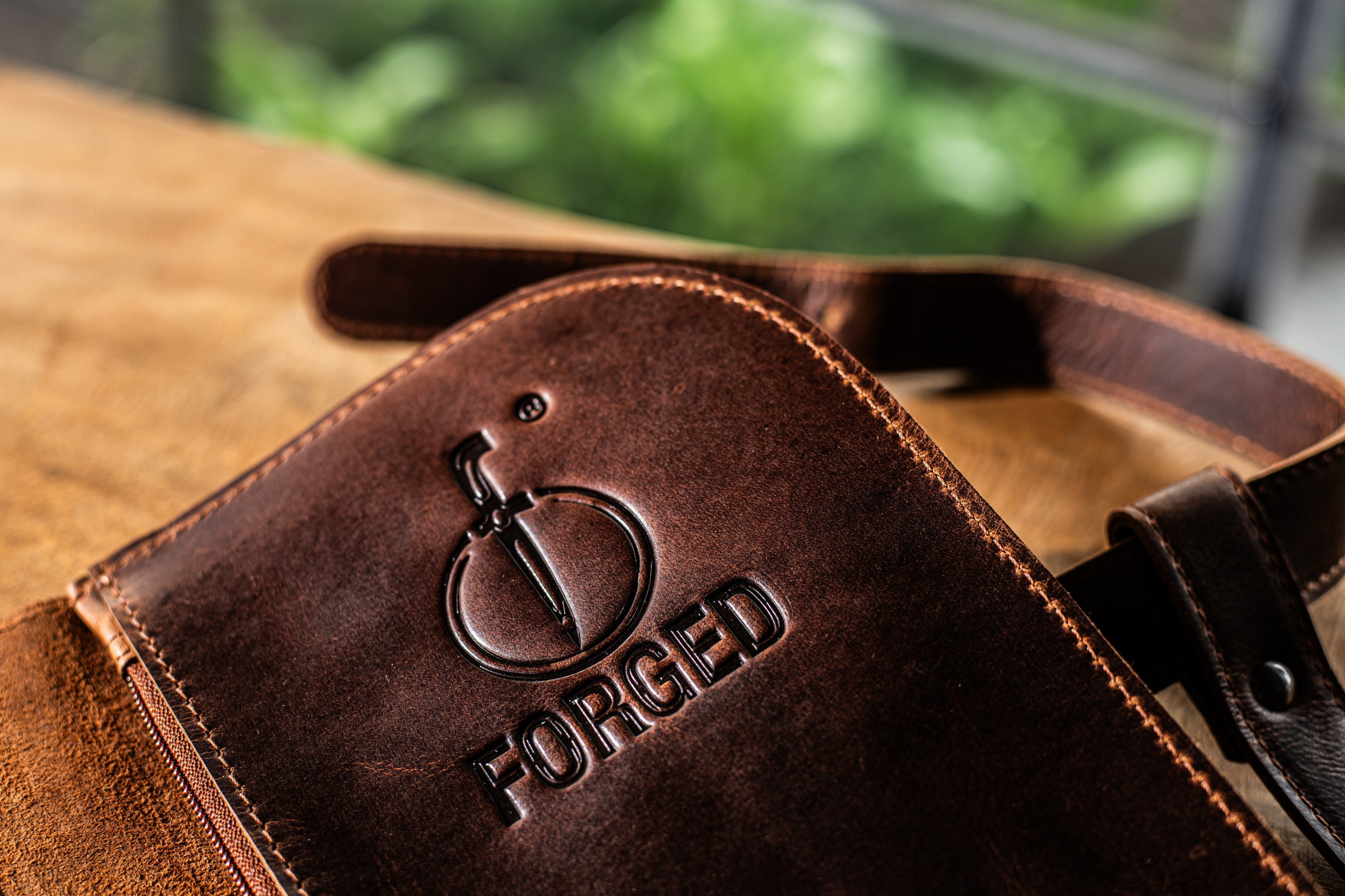 Forged Foedraal Bruin Leder
