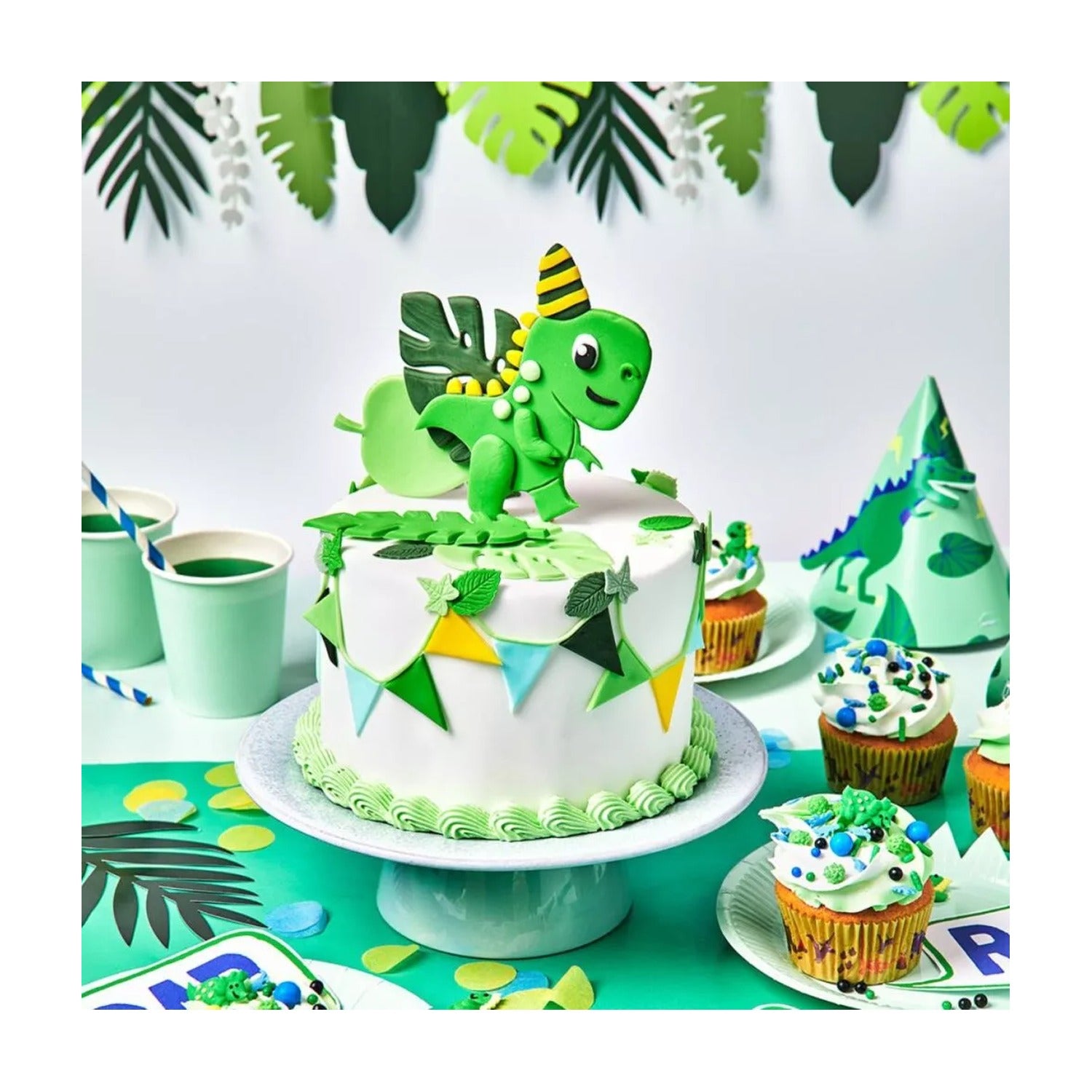 FunCakes Fondant Lime Green - 250 gram op witte achtergrond