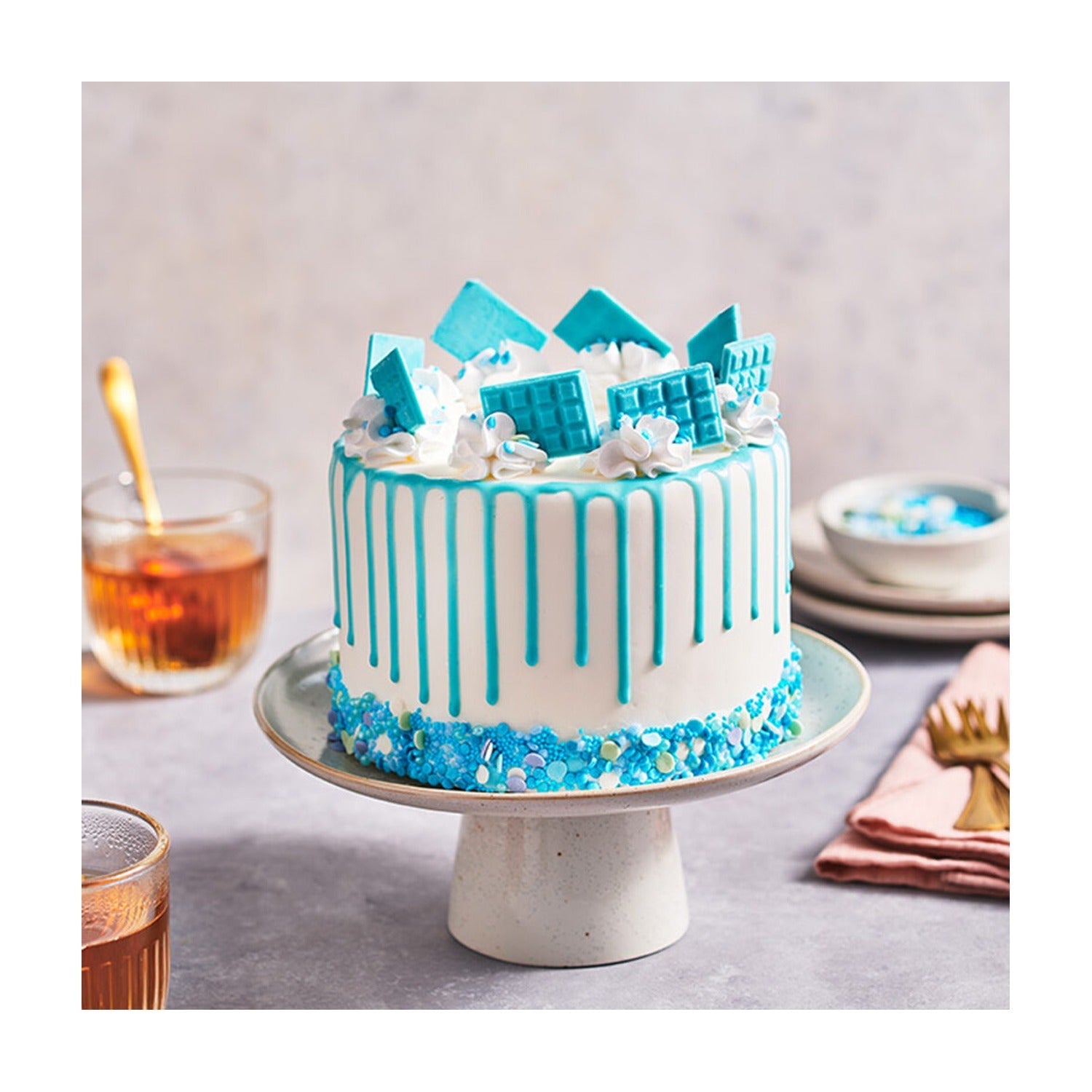 FunCakes Choco Drip Lichtblauw - 180 gram op witte achtergrond