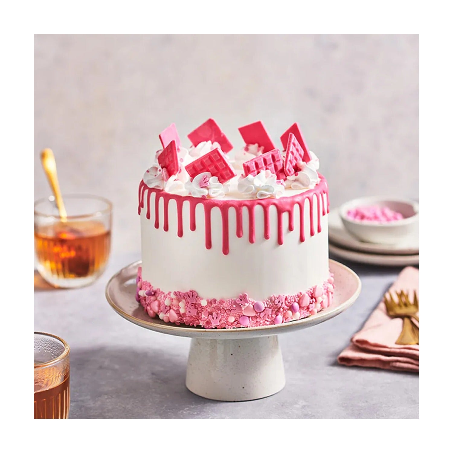 FunCakes Choco Drip Roze - 180 gram op witte achtergrond