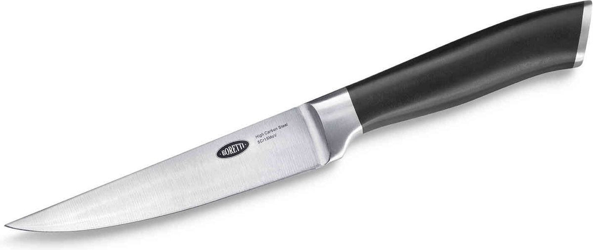 Boretti vleesmes met zwart handvat en glanzend koolstofstalen lemmet met opdruk 'High Carbon Steel 5Cr15MoV', op een witte achtergrond.