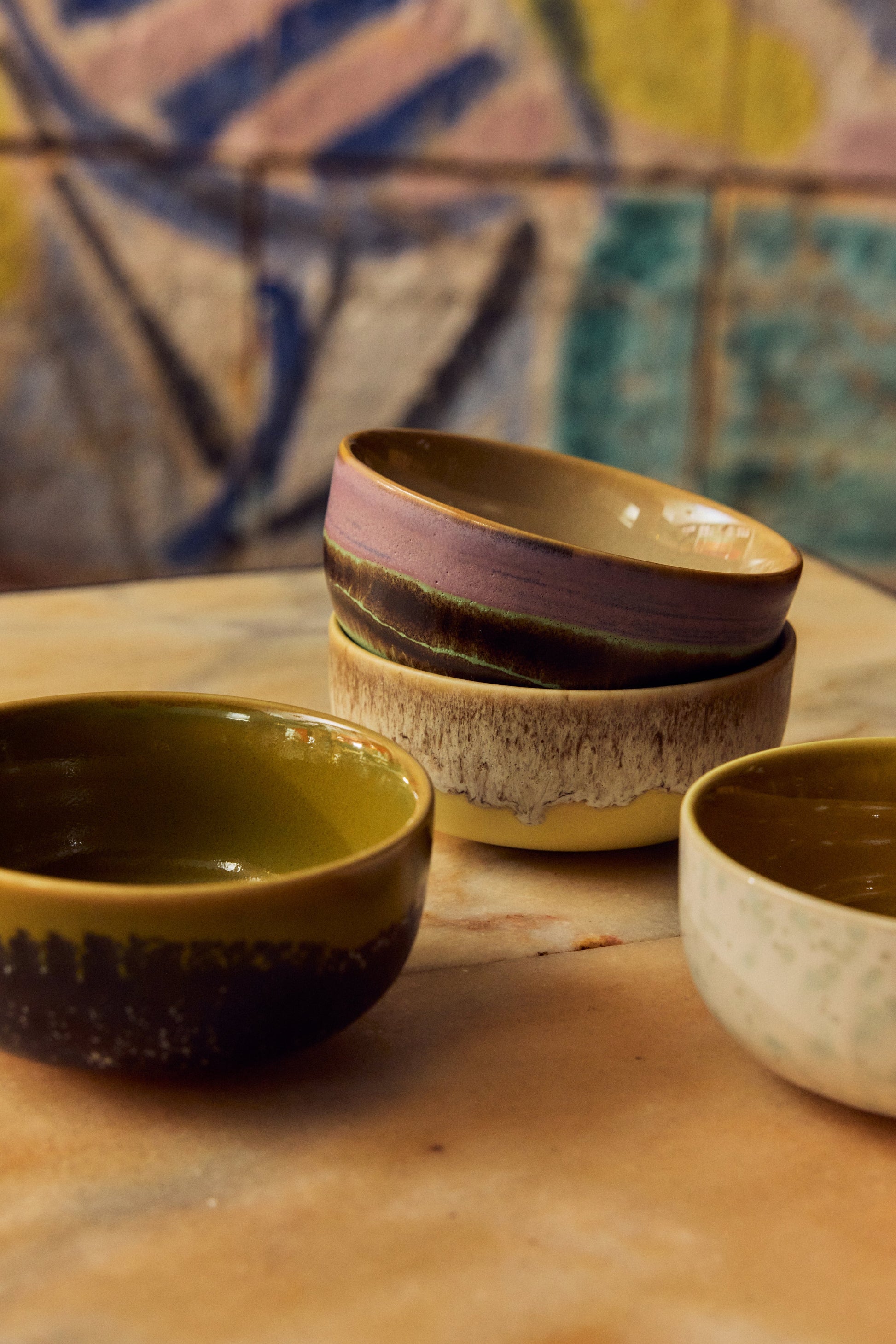 HKLiving 70's Tapas Bowl Sweet Mochi gestapeld met andere kleuren uit de serie