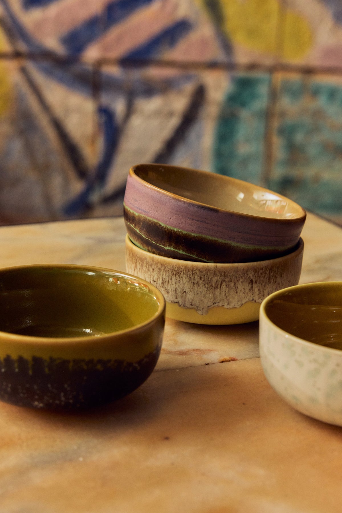 HKLiving 70's Tapas Bowl Sweet Mochi gestapeld met andere kleuren uit de serie