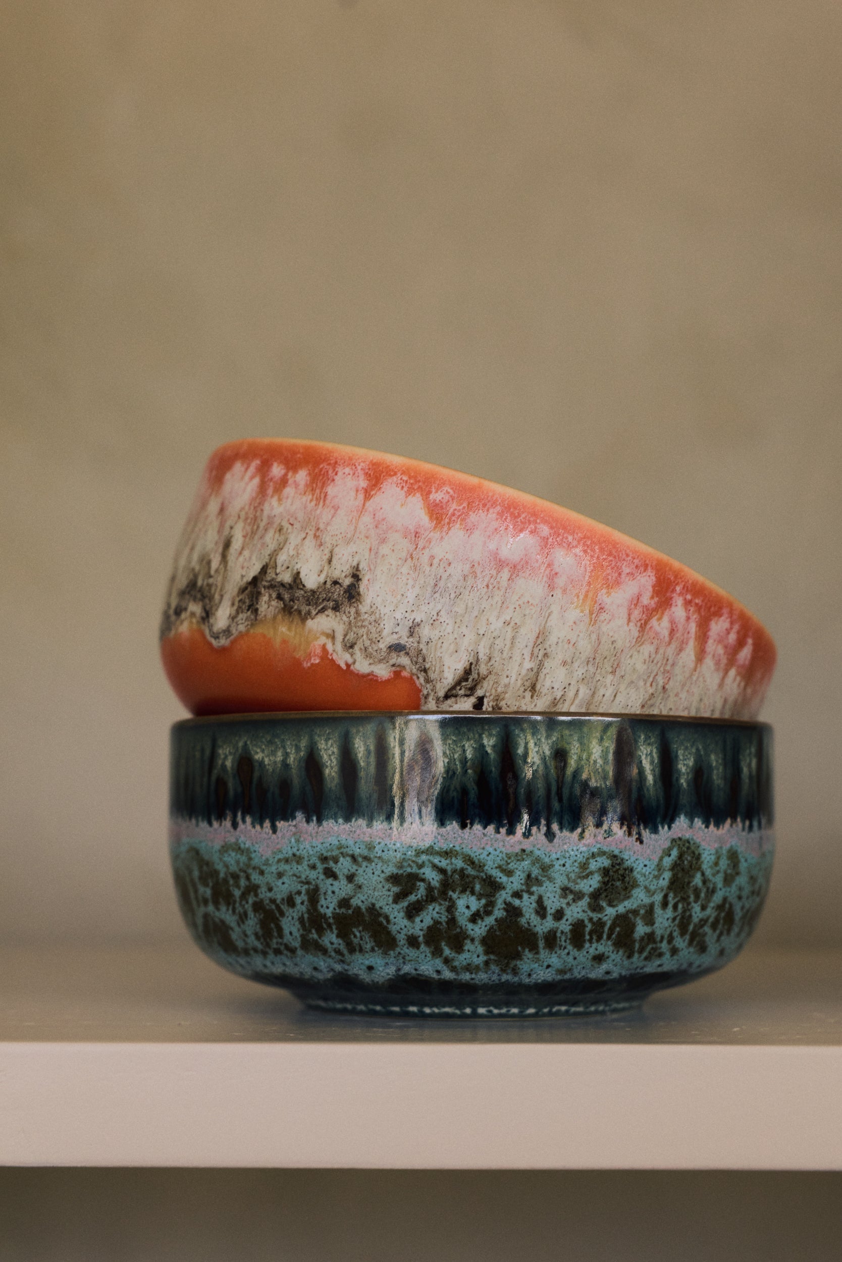 HKLiving 70's Dessert Bowl Grand Birthstone, 2 kommen gestapeld van bovenaf