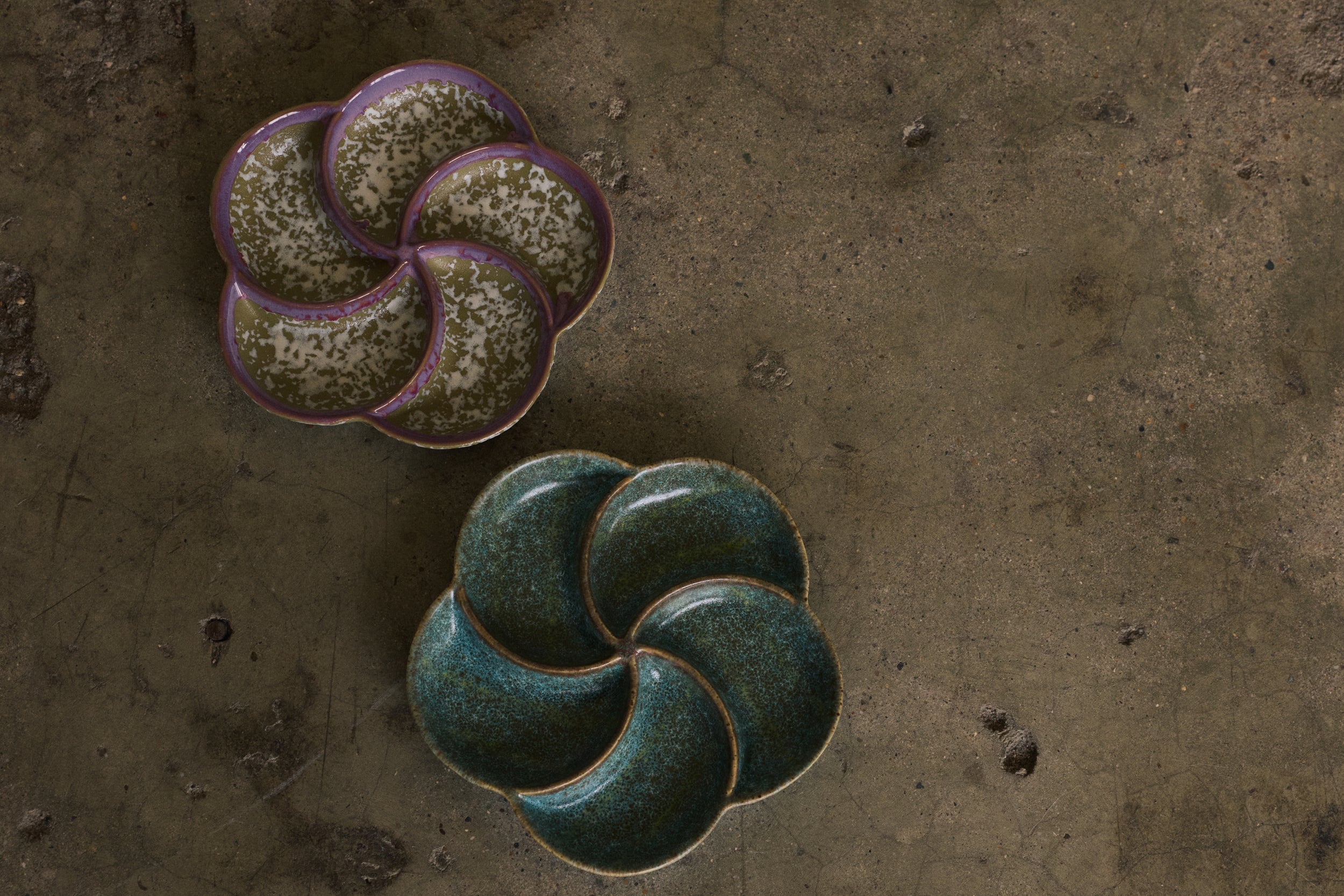 HKLiving 70's Snackschaal Deepsea naast een andere kleur, van bovenaf